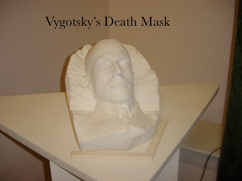 Vygotsky_s_death_mask.jpg